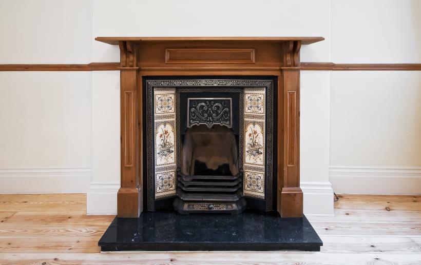 Example of a Vintage / Modern fireplace